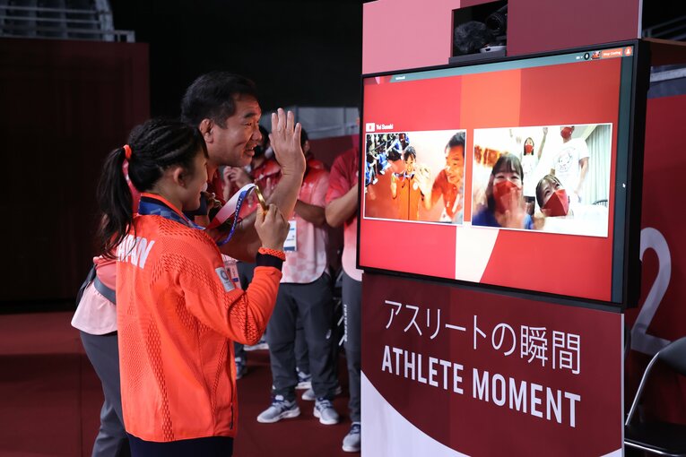 勝ち方がすごすぎる…レスリング金メダル須崎優衣（22）が吉田、伊調を超えた“パーフェクト”な記録とは？〈開会式の旗手でも話題〉(10)