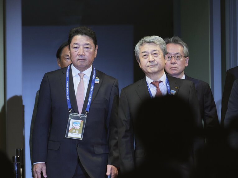 「表情が対照的すぎる！」ドラフト会場で見た巨人と阪神の首脳陣　©Yuki Suenaga