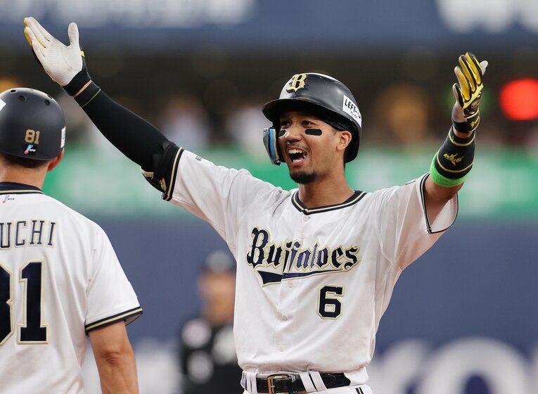 感情豊かに表現する宗　©︎JIJI PRESS