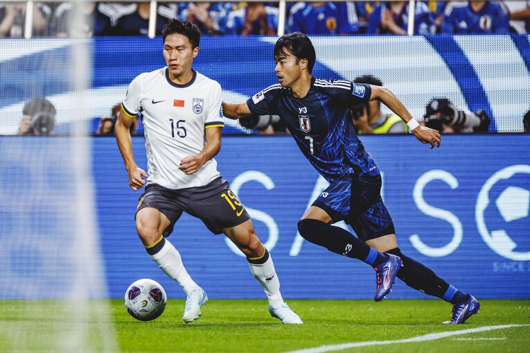 【中国で大人気の“三球王”】三笘薫の圧倒的パフォーマンス。全8枚中の4枚目　©Kiichi Matsumoto