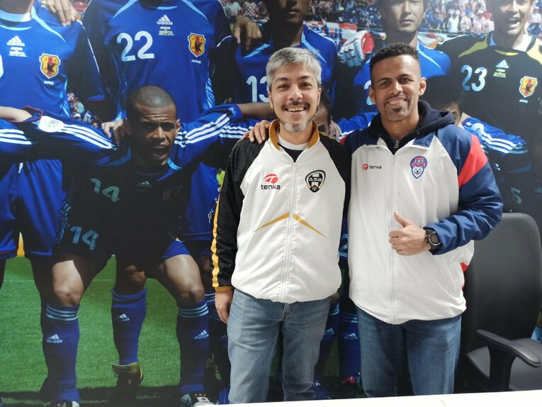 『オールドルーキー』顔負けのドラマ性… “ブラジルで運営クラブが2年連続昇格”三都主アレサンドロの引退後がスゴい〈両親・妻に直撃〉(84)