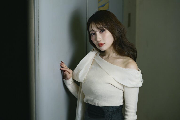 「脱ぐだけじゃない色気の出し方もある。マジメに深掘りするとおもしろくて」 ©Hirofumi Kamaya