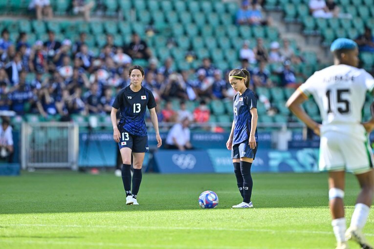 ナイジェリア戦、北川ひかるのFK弾のち長谷川らと大喜び（全6枚中の1枚目） ©Takuya Nakachi/JMPA