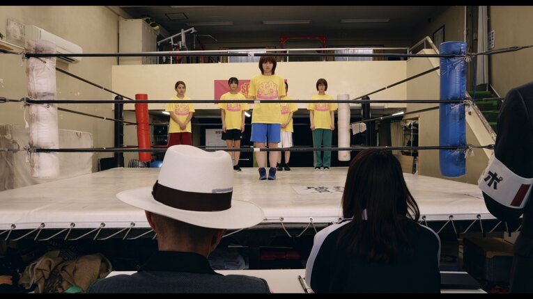 「あの事件で、女子プロレスが野蛮だと…」明かされる“喧嘩マッチ”の舞台裏…映画公開でも話題の岩谷麻優は「ズタボロの時期」を乗り越えて(66)