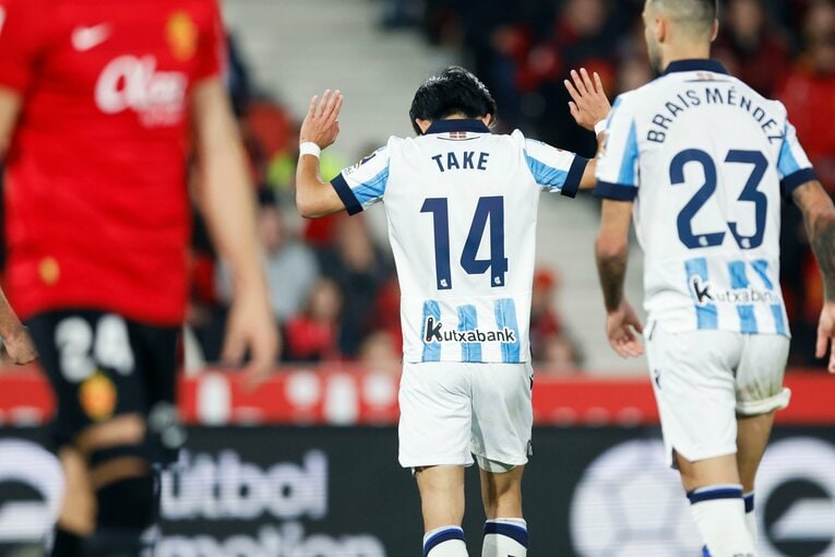 ご覧のポーズ　©Daisuke Nakashima