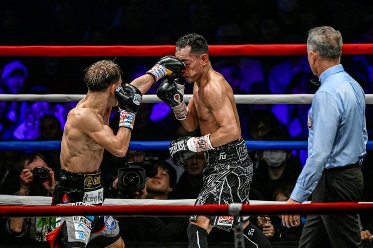 堤聖也vs.ノニト・ドネア。12月17日、両国国技館　©Takuya Sugiyama