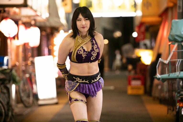 「対人恐怖症」「引きこもり」だった少女がプロレスと出会い、リングで輝く“強くて綺麗なお姉さん”になるまで《真琴15周年特別グラビア》(5)