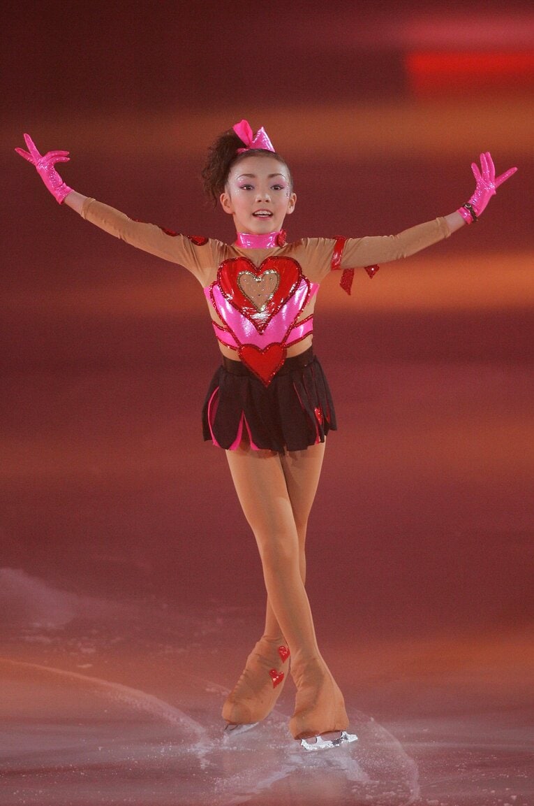 2006年、荒川静香主催のアイスショー「荒川静香フレンズ・オン・アイス」で演技する本郷理華　©️AFLO