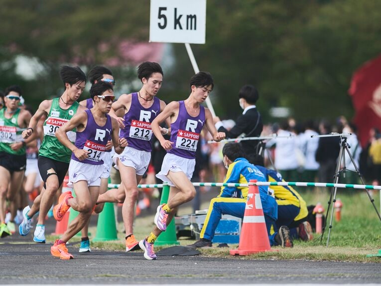 昨年10月の箱根駅伝予選会。立教大では1年～3年の12人が走った　©Yuki Suenaga
