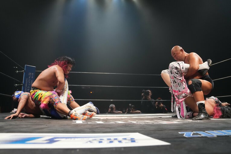 高岩竜一と同時にボストンクラブを仕掛ける