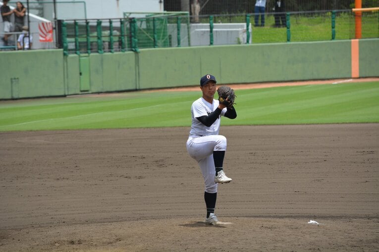 末吉良丞の投球フォーム（1枚目／全6枚） ©Takarin Matsunaga