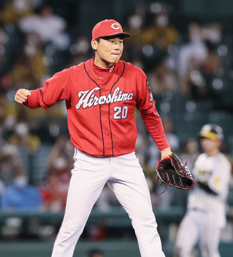 NumberWeb読者が予想するセ・リーグ新人王は、広島の栗林だった　©JIJI PRESS