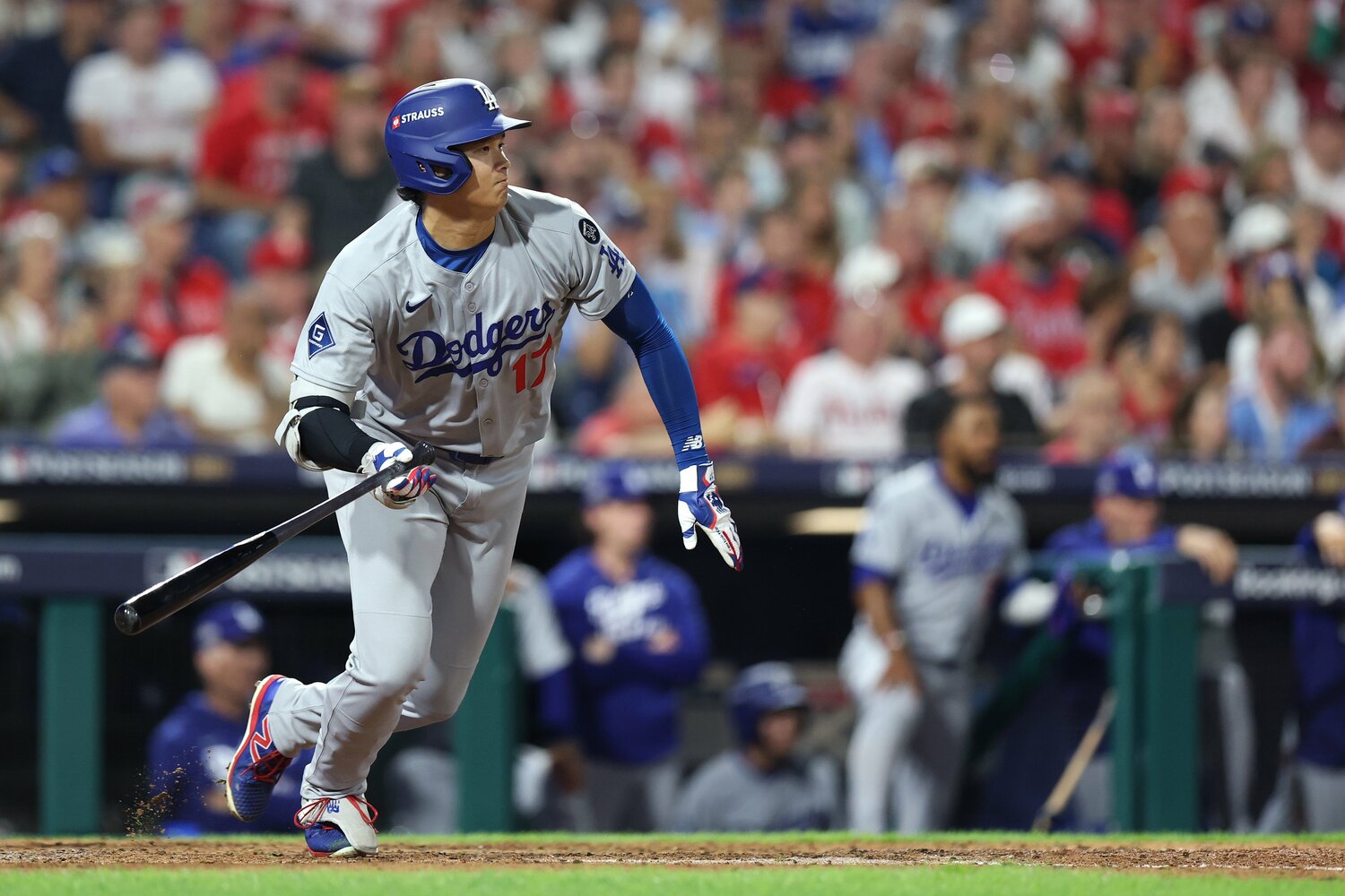 厳しいマークのなかで地区シリーズ初ヒットを放つ大谷。結果的にこのタイムリーが決勝点となった ©Getty Images