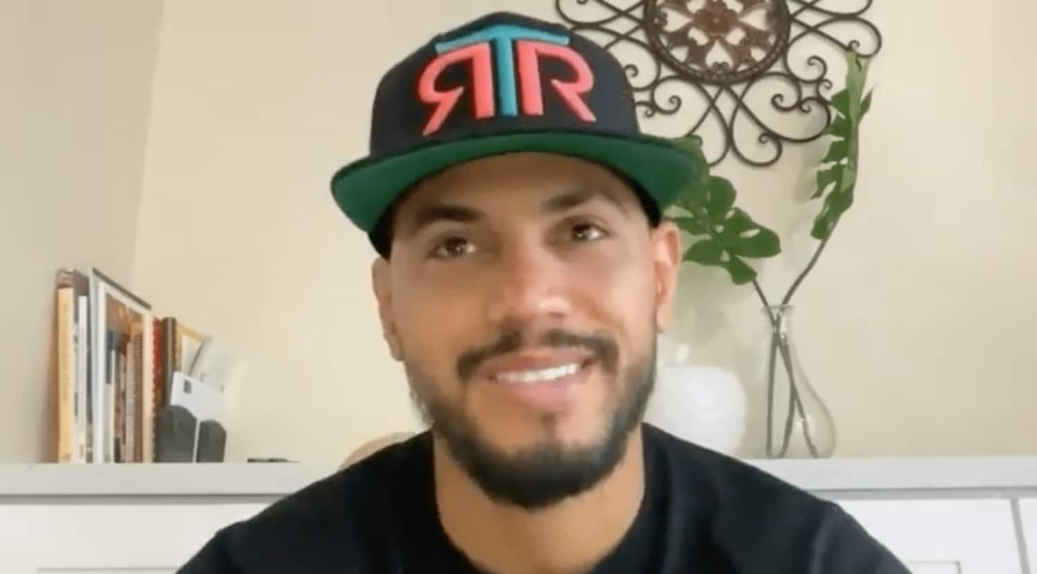 オンラインでインタビューに応じたロベイシ・ラミレス（筆者提供）