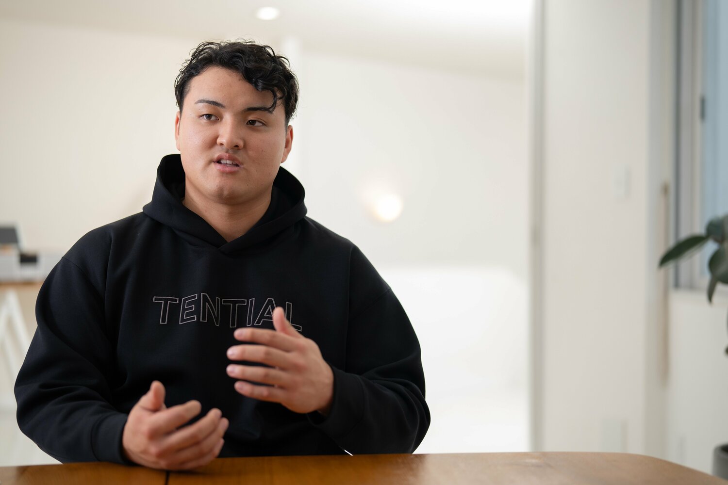 「とにかく移動が過酷だった」という佐々木麟太郎。この秋からTENTIALとコンディショニングサポート契約を結んでいる　©Shiro Miyake