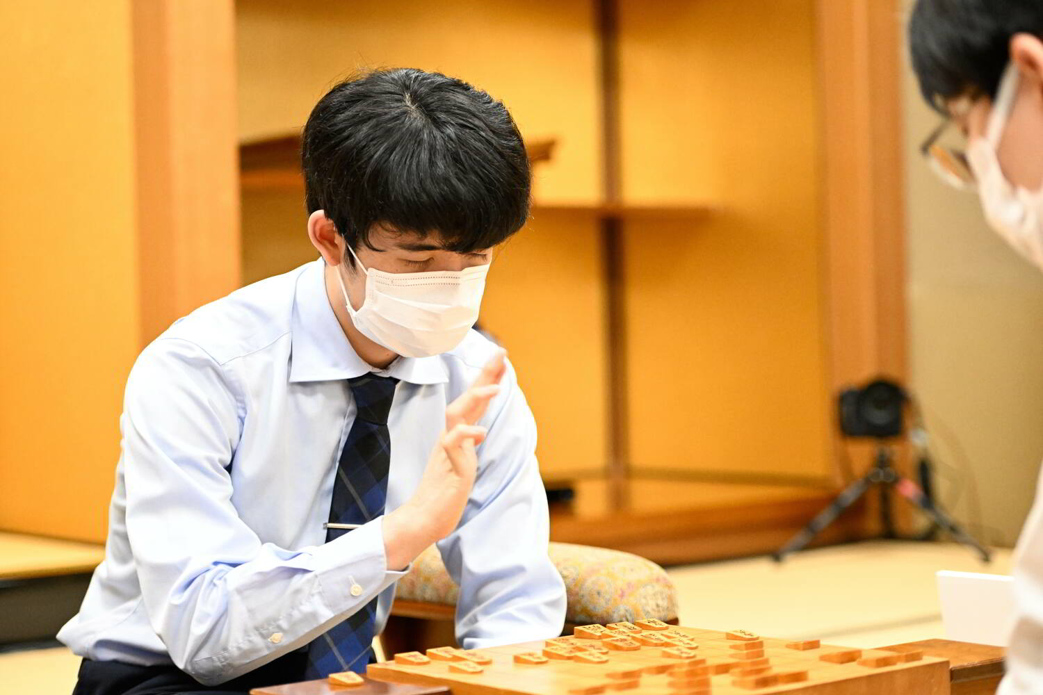 棋士は対局中、“評価値が可視化されない世界線”の中で至高の一手を指そうと粉骨砕身している　©Keiji Ishikawa