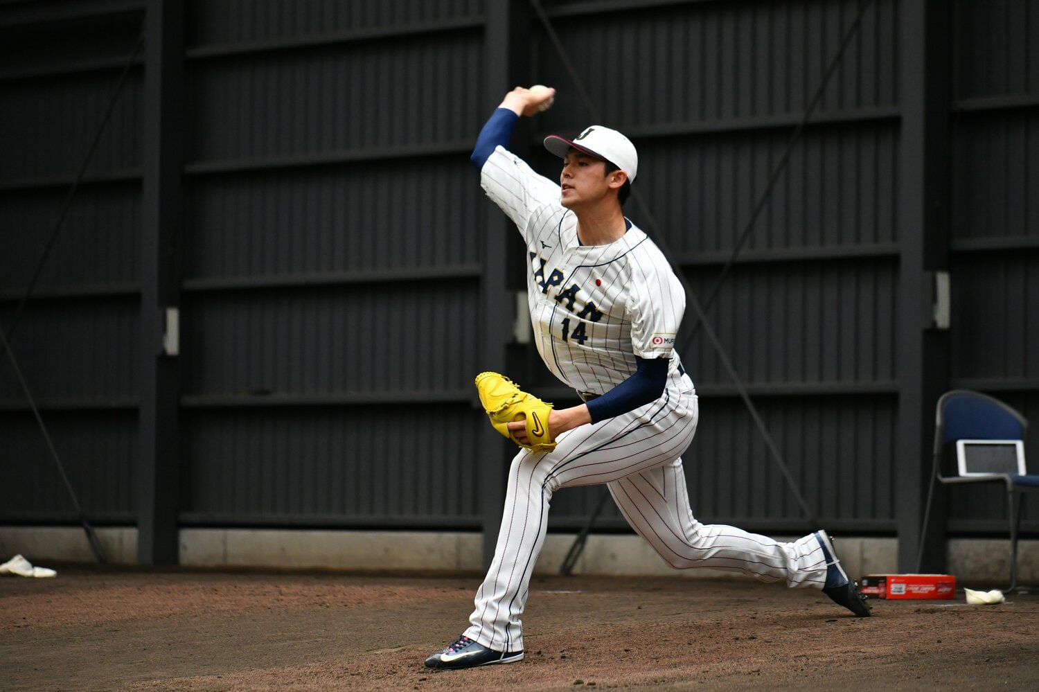 キャンプ3日目、ブルペンで37球を投げた佐々木 ©︎Hideki Sugiyama