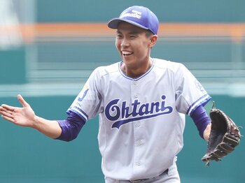 大阪桐蔭「夏の甲子園初」の完封負けはなぜ起きた？…笑顔の小松大谷エースが語った勝因は「飛ばないバット」と「超ポジティブマインド」＜Number Web＞ photograph by JIJI PRESS