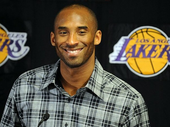 コービーの契約延長が半年以上かかった理由。~FAよりもレイカーズに残留~<Number Web> photograph by NBAE/Getty Images