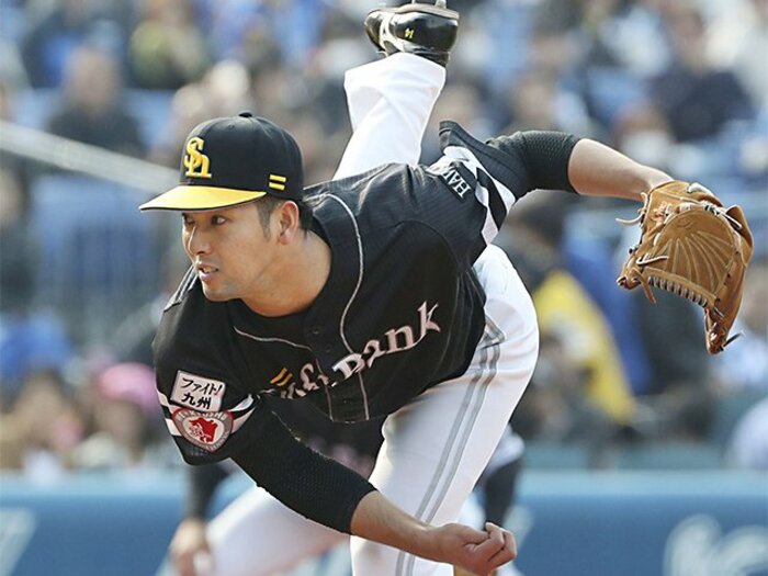 サファテ不在のソフトバンク。気になる加治屋蓮の回復状況。＜Number Web＞ photograph by Kyodo News