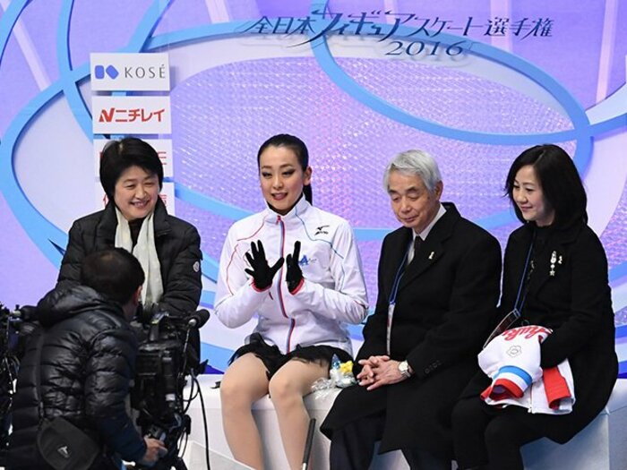 挑戦し続ける意志と過程の尊さ。浅田真央と村上佳菜子の未来。＜Number Web＞ photograph by Asami Enomoto