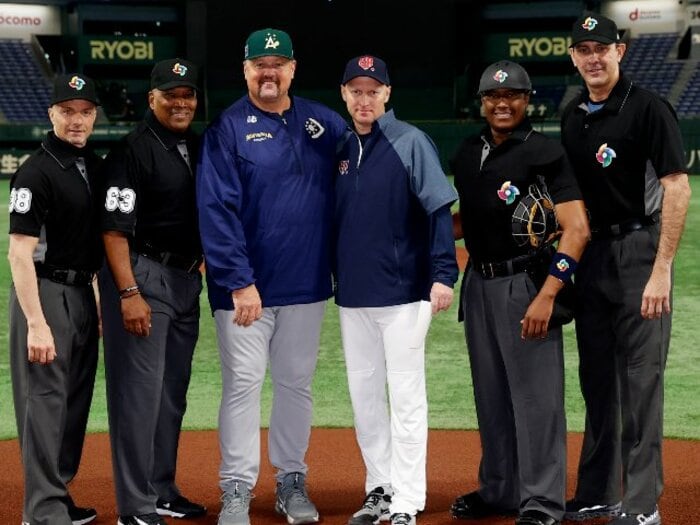 チェコ監督「こっぴどく激しい試合をありがとう」…WBC通訳が胸を打たれた“グッドルーザーの言葉”とは「我々は夢を持って東京にやってきた」＜Number Web＞ photograph by Getty Images