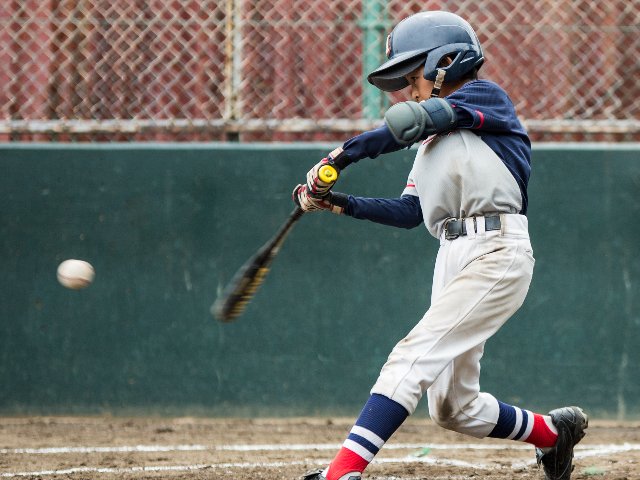 筒香嘉智は問題視…少年野球「飛ぶバット」への賛否をどう考える？ 通算403本の本塁打王は「子どもたちにホームランの夢を見せてあげたい」 - 高校野球  - Number Web - ナンバー