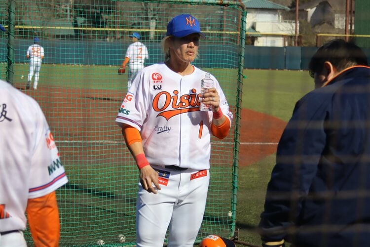 陽岱鋼選手 リストバンド Amazon.co.jp: 北海道日本ハムファイターズ 陽岱鋼 リストバンド