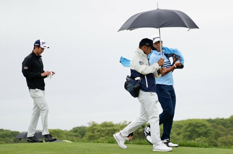2018年全米オープン、星野（左）は松山英樹と練習ラウンドを回った際に視察で訪れた丸山からアドバイスをもらった　©︎AP/AFLO