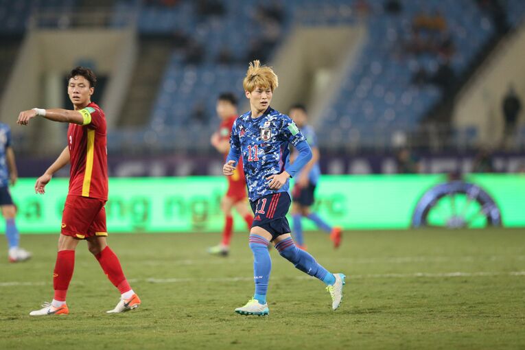 75分には大迫に代えて古橋亨梧を投入　©JFA