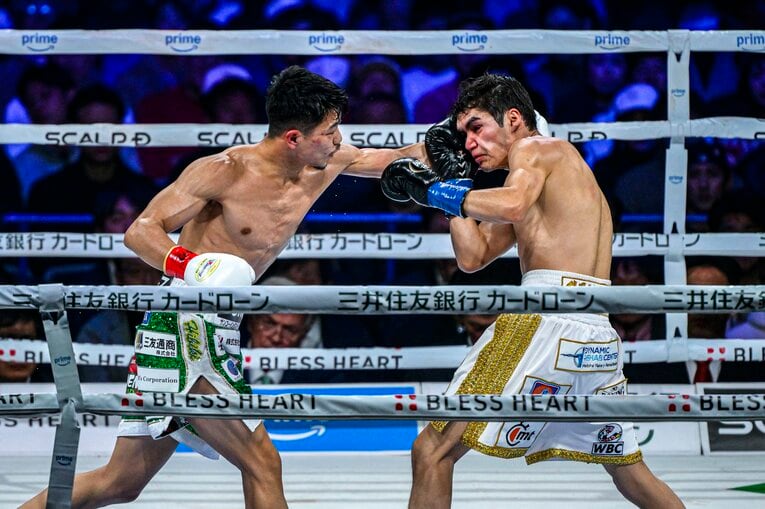 中谷潤人vs.ダビド・クエジャル。2月24日、有明アリーナ　©Takuya Sugiyama