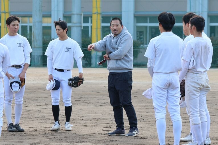 市岡高校を率いる野口監督　©Fumi Sawai