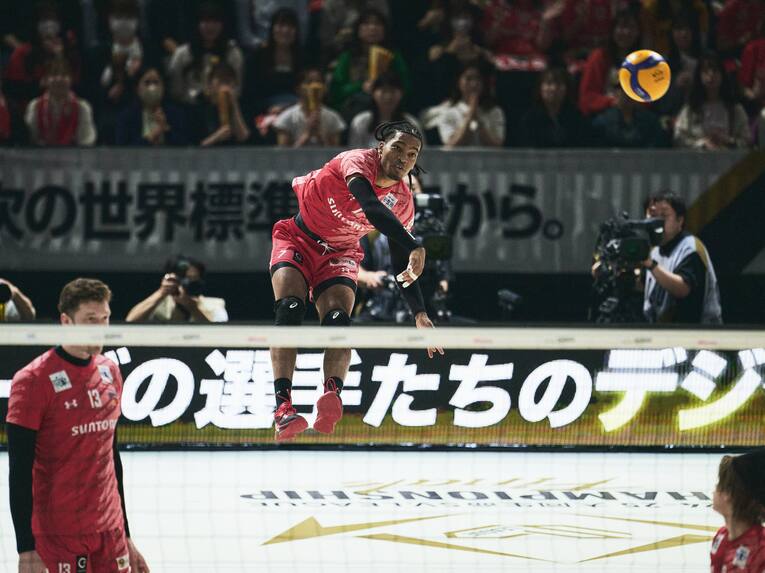 デ・アルマス アライン（サントリーサンバーズ大阪）　©︎Yuki Suenaga