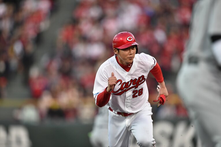 どんな瞬間も「絵になる男」広島カープ・新井貴浩監督の現役時代　©︎Hideki Sugiyama