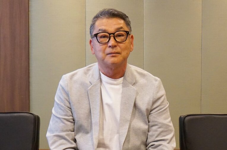 1980〜90年代にかけて巨人の中心選手として活躍し、現役引退後は一軍ヘッドコーチや編成本部アドバイザー、スカウト部長など、巨人の要職を歴任してきた岡崎郁、63歳 ／ photograph by NumberWeb