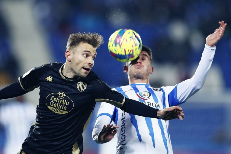 「W杯出番なし」からのリスタート…柴崎岳は今、スペイン2部でどうなっている？“思いを内に秘めたはず”30歳の今を撮った(21)