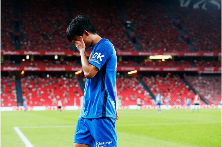 久保建英を間近で撮って気づいた《試合前ルーティンとファールを受けた後のクセ》 韓国の至宝イ・ガンインとの共存はどうなる？(40)