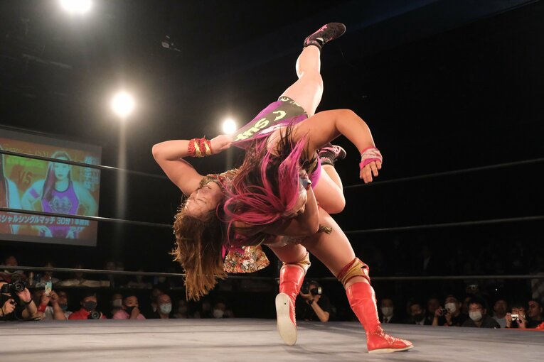 「泣いてんじゃねえ！ってビンタしたけど…」WWEから帰還したSareeeが日本で目指す“プロレス”とは？「ライバルはいればいるほど面白い」(68)