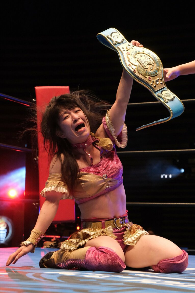 「覚悟が決まりました」春輝つくしが“メチャクチャにやり散らかし”てアイスリボンのトップに　8度目挑戦でベルトを巻けた理由とは？(43)