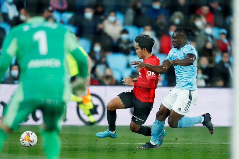 なぜ久保建英が“幻のアシスト”直後、代理監督と言い合いに？ レアル戦前に好調だがマジョルカは…〈撮影者の視点〉(20)