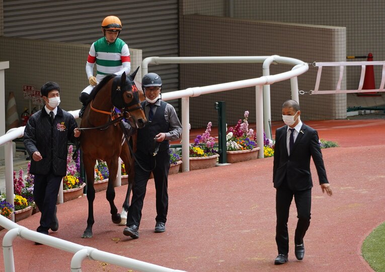 高野厩舎は大阪杯では管理するレイパパレが2着に　©Satoshi Hiramatsu