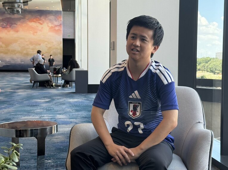 W杯の会場を転々とするなか、取材に応じてくれたウンパルンパ（筆者撮影）