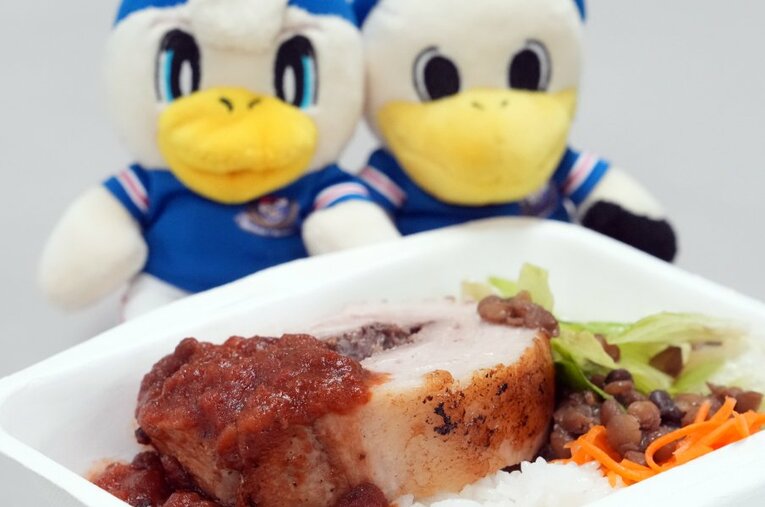 SNS上でもたびたび注目を集める「#マリノススタグル」は、いかにして発展を遂げていったのか。横浜F・マリノスの運営担当者を直撃した ／ photograph by Masashi Hara