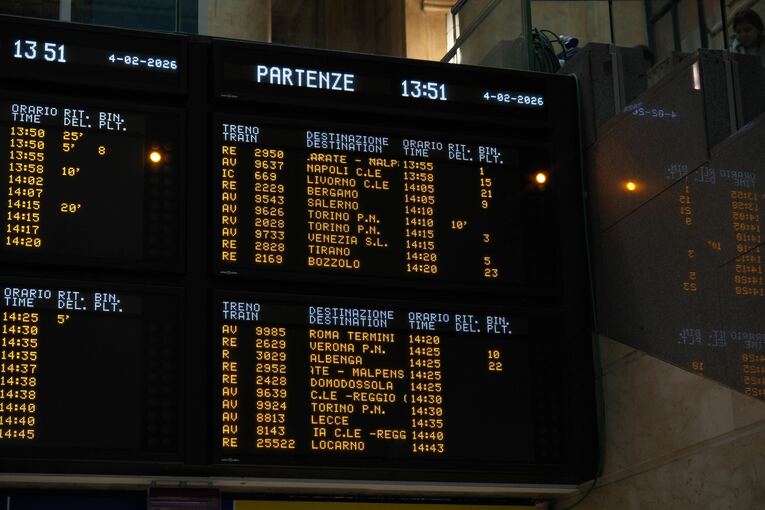 ミラノ駅から電車で移動する　©Nanae Suzuki