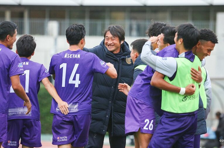 今季からJFL・クリアソン新宿のコーチから監督に昇格した北嶋秀朗（45歳）©Criacao