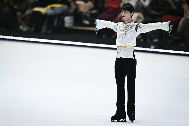 「1番、羽生結弦さん」“企画もプロデュースも出演も”羽生結弦…記者が驚いたプロ初のアイスショーの中身「まさか90分を1人で…」(72)