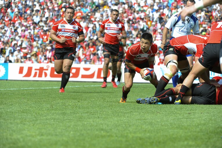 強豪・ウェールズを相手に歴史的な勝利を挙げた2013年の試合での田中　©︎BUNGEISHUNJU