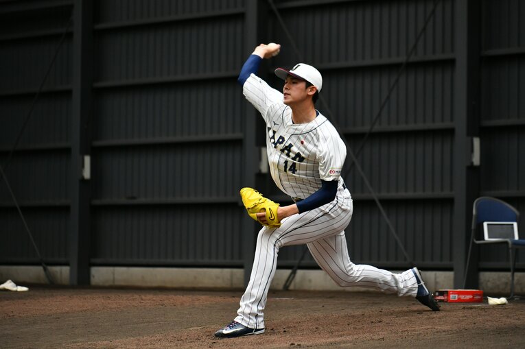 キャンプ3日目、ブルペンで37球を投げた佐々木朗希　©︎Hideki Sugiyama