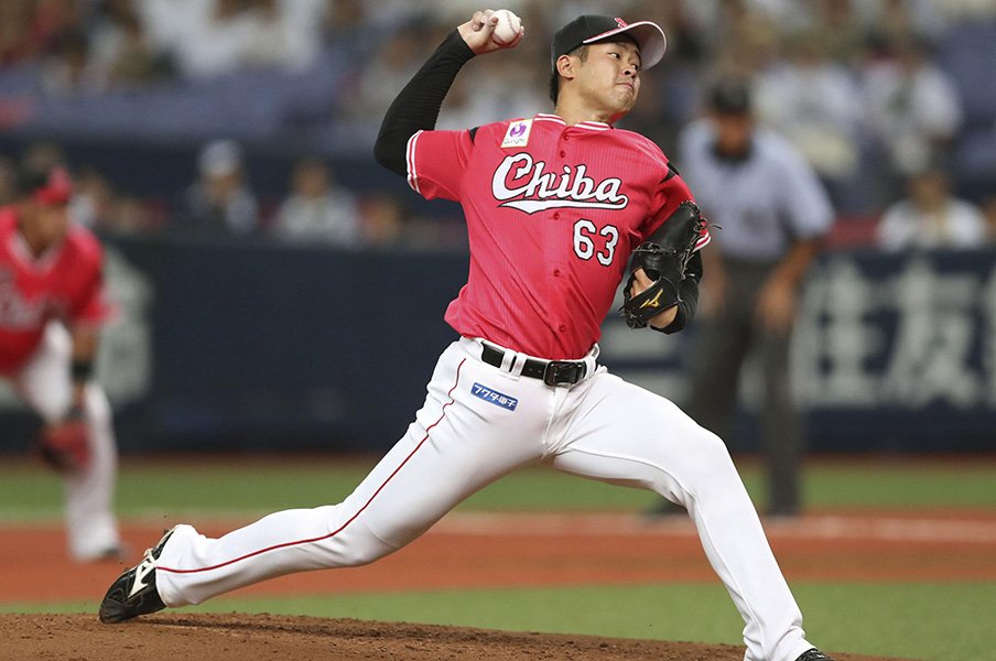 種市篤暉は清宮幸太郎に真っ向勝負!ロッテの次世代エース候補は19歳。<Number Web> photograph by Kyodo News
