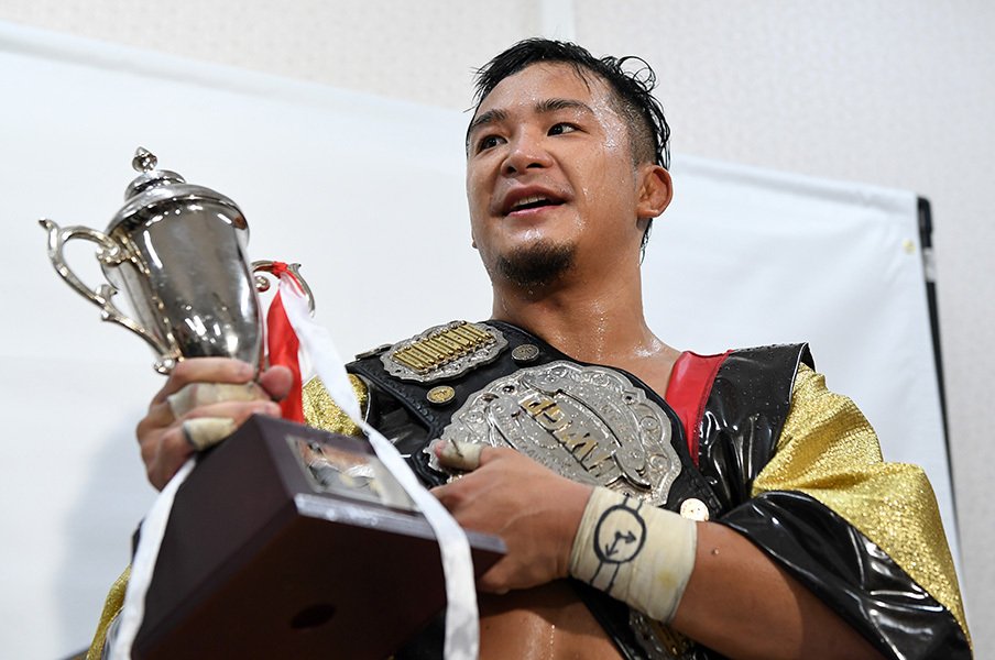 世界を駆ける小さな王者KUSHIDA。Jrヘビー級の明るい未来への招待状。<Number Web> photograph by Essei Hara